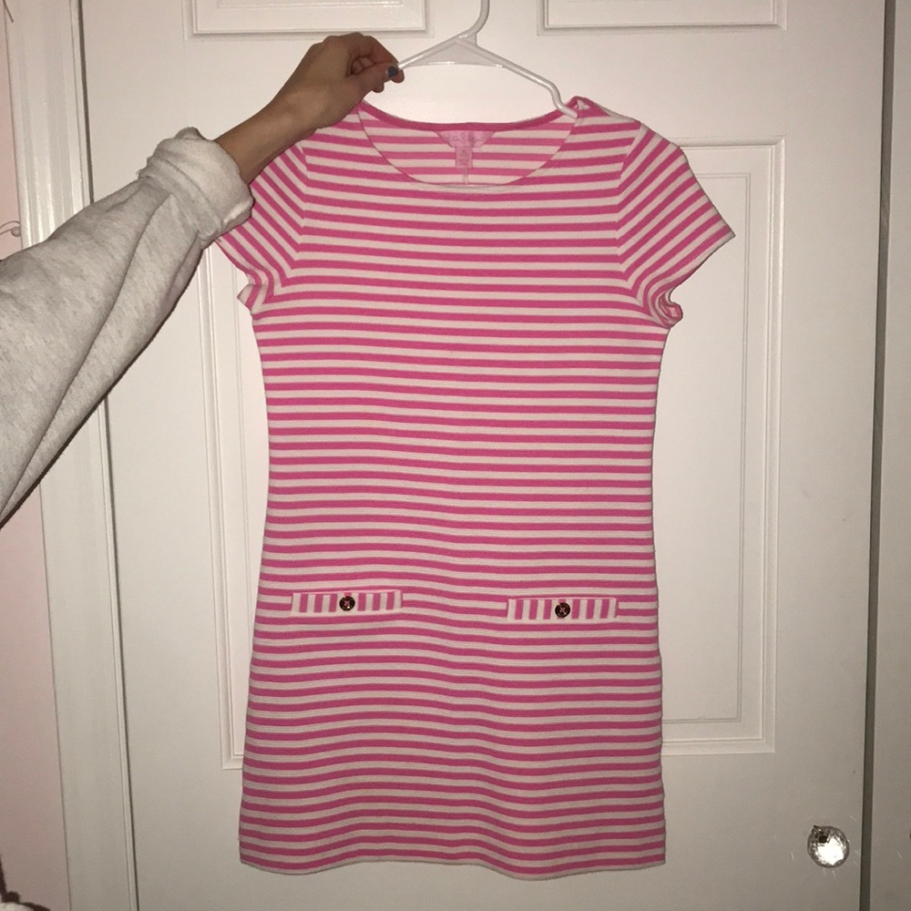 girl pink and white lily pulitzer dress